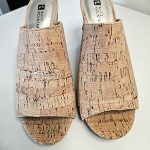2 Fo $20 White Mountain Tan Cork Mules